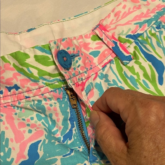 Lilly Pulitzer The Callahan Shorts Let’s Cha Cha Vibrant colors Mid Rise Size 6 - Picture 11 of 12